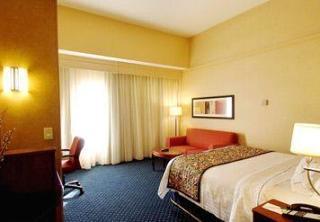 Courtyard 3*
