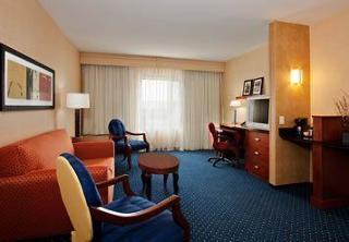 Courtyard Hotel 3*