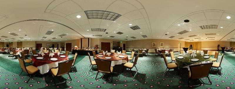 Courtyard 3*